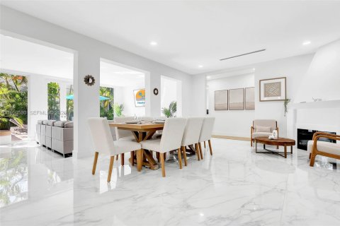 Купить виллу или дом в Майами, Флорида 4 спальни, 228.73м2, № 2006820 - фото 3