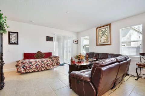 Casa en venta en Kissimmee, Florida, 4 dormitorios, 212 m2 № 1919735 - foto 11
