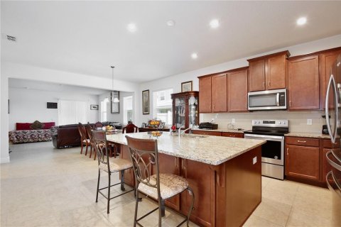 Casa en venta en Kissimmee, Florida, 4 dormitorios, 212 m2 № 1919735 - foto 8