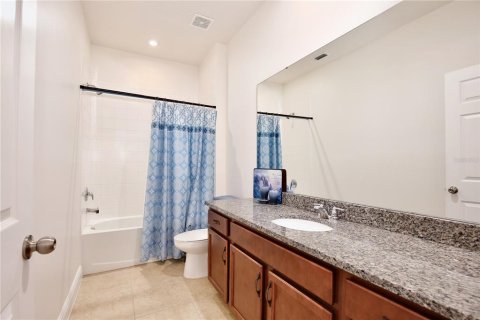 Casa en venta en Kissimmee, Florida, 4 dormitorios, 212 m2 № 1919735 - foto 23