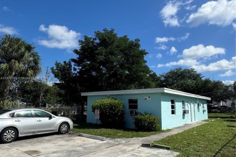 Купить коммерческую недвижимость в Делрей-Бич, Флорида 111.48м2, № 1955646 - фото 4