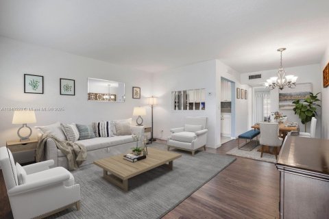 Condo in Lake Worth, Florida, 1 bedroom  № 1842723 - photo 1