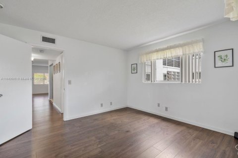 Condo in Lake Worth, Florida, 1 bedroom  № 1842723 - photo 21