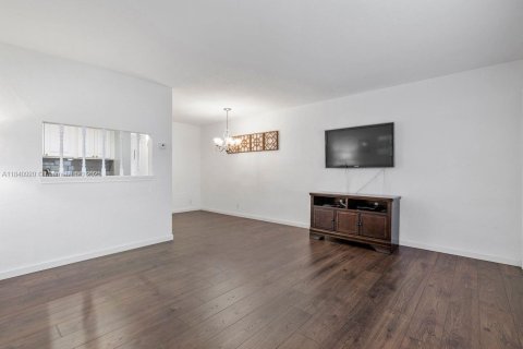 Condo in Lake Worth, Florida, 1 bedroom  № 1842723 - photo 14
