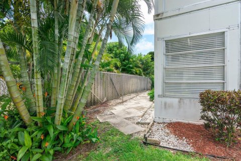 Condo in Lake Worth, Florida, 1 bedroom  № 1842723 - photo 24