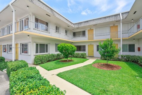 Condo in Lake Worth, Florida, 1 bedroom  № 1842723 - photo 19