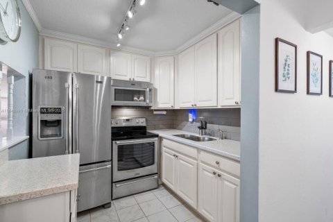 Condo in Lake Worth, Florida, 1 bedroom  № 1842723 - photo 4