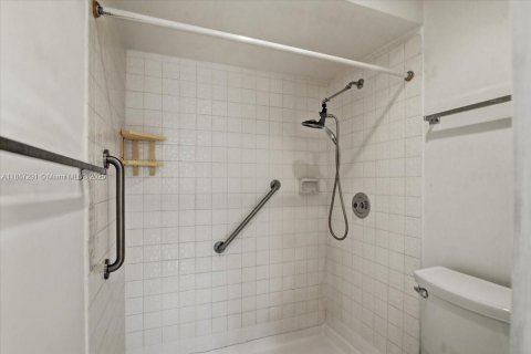 Villa ou maison à vendre à Hialeah, Floride: 2 chambres, 92.07 m2 № 1948476 - photo 15