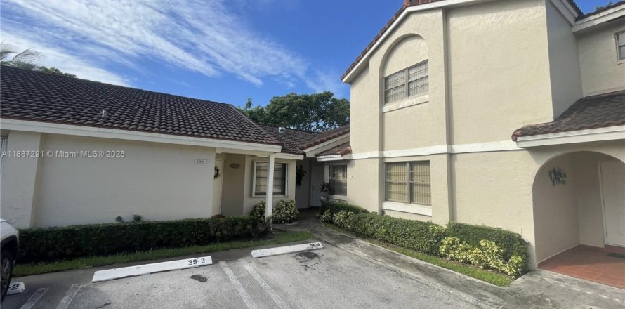 Villa ou maison à Hialeah, Floride 2 chambres, 92.07 m2 № 1948476