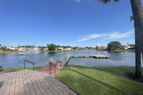 Villa ou maison à vendre à Hialeah, Floride: 2 chambres, 92.07 m2 № 1948476 - photo 7