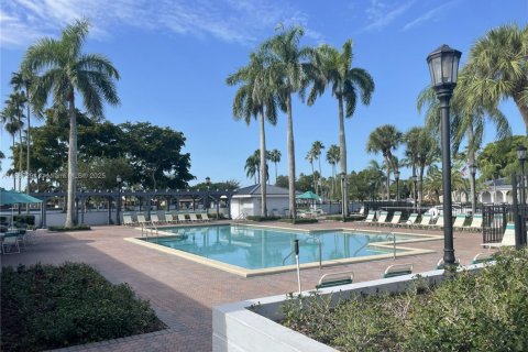 Villa ou maison à vendre à Hialeah, Floride: 2 chambres, 92.07 m2 № 1948476 - photo 8