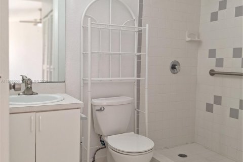 Снять в аренду таунхаус в Хомстед, Флорида 2 спальни, 88.35м2, № 2079128 - фото 14