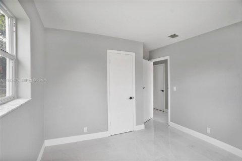 Immobilier commercial à vendre à Riviera Beach, Floride: 115.94 m2 № 2089949 - photo 27