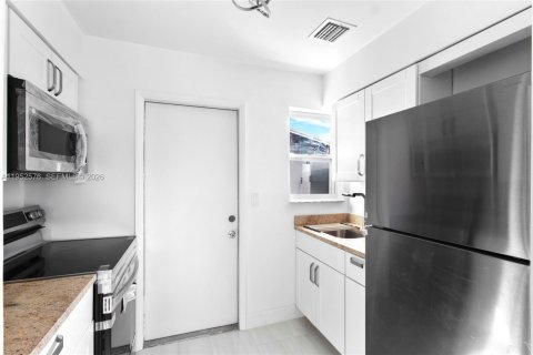 Immobilier commercial à vendre à Riviera Beach, Floride: 115.94 m2 № 2089949 - photo 17