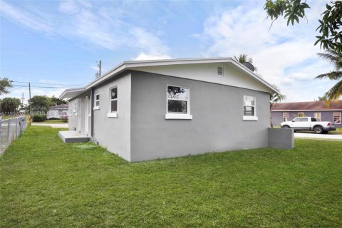 Immobilier commercial à vendre à Riviera Beach, Floride: 115.94 m2 № 2089949 - photo 5