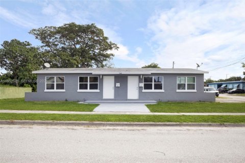 Immobilier commercial à vendre à Riviera Beach, Floride: 115.94 m2 № 2089949 - photo 2