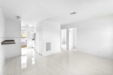 Immobilier commercial à vendre à Riviera Beach, Floride: 115.94 m2 № 2089949 - photo 22