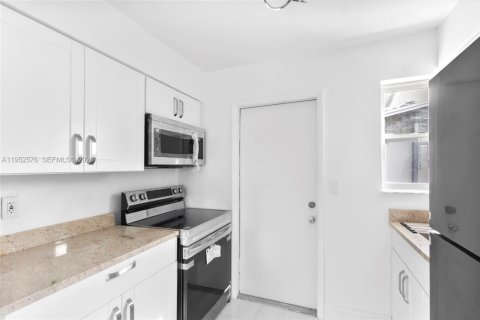 Immobilier commercial à vendre à Riviera Beach, Floride: 115.94 m2 № 2089949 - photo 15