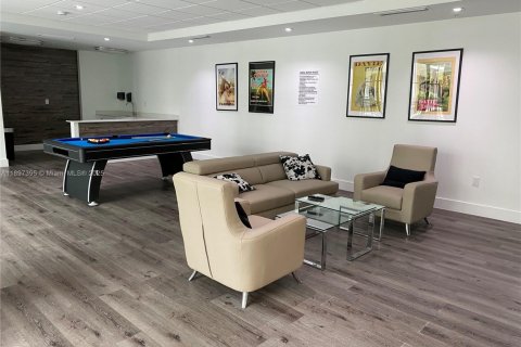 Condo in Davie, Florida, 1 bedroom № 2081545 - photo 16