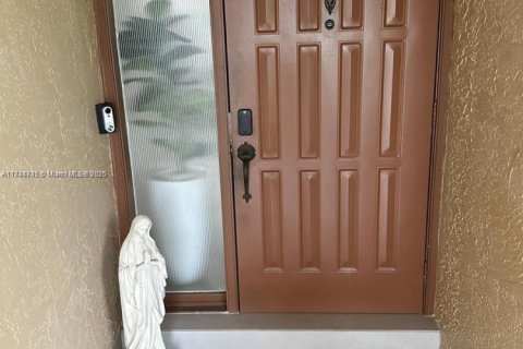 Villa ou maison à louer à Weston, Floride: 4 chambres, 169.55 m2 № 1841105 - photo 3