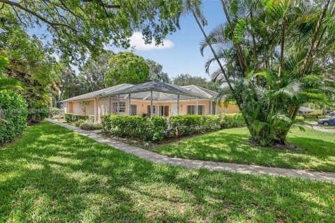 Купить виллу или дом в Палм-Бич-Гарденс, Флорида 2 спальни, 107.02м2, № 2059582 - фото 3