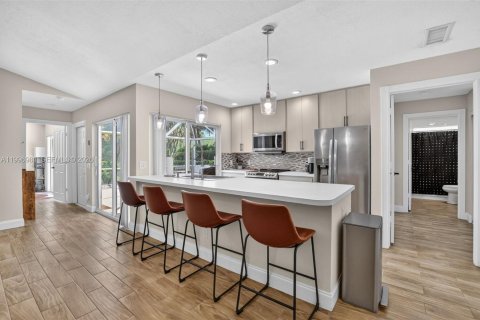 Купить виллу или дом в Палм-Бич-Гарденс, Флорида 2 спальни, 107.02м2, № 2059582 - фото 17