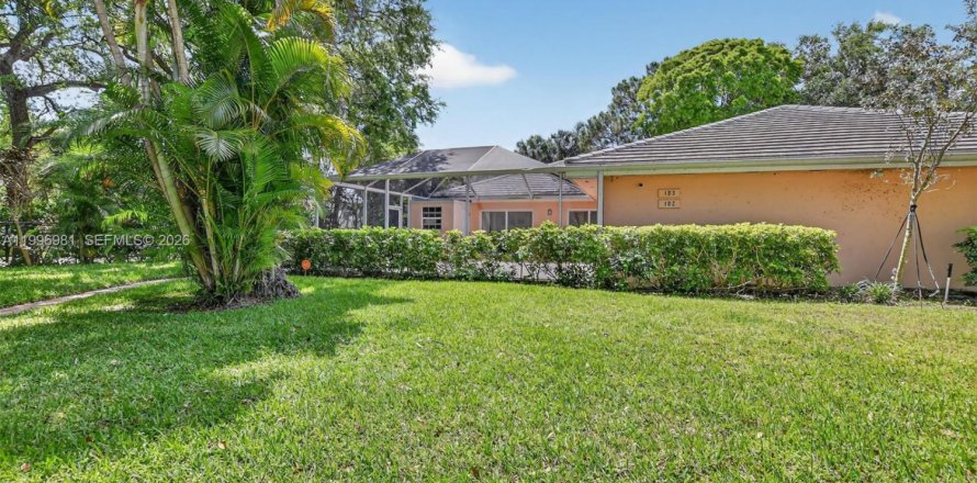 Дом в Палм-Бич-Гарденс, Флорида 2 спальни, 107.02м2 № 2059582