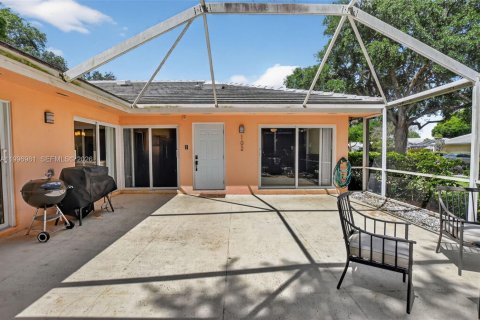 Купить виллу или дом в Палм-Бич-Гарденс, Флорида 2 спальни, 107.02м2, № 2059582 - фото 5