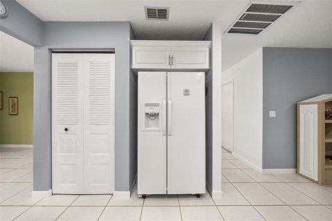 House in Sebring, Florida 2 bedrooms, 127.46 sq.m. № 1778435 - photo 8