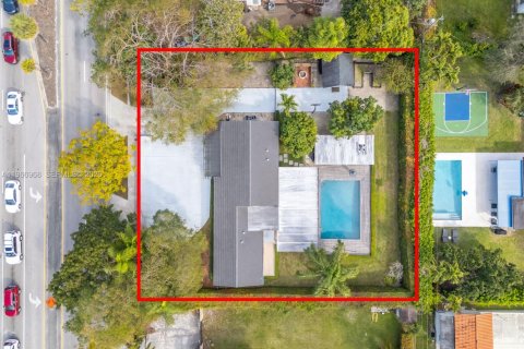 House in Miami, Florida 4 bedrooms, 174.19 sq.m. № 2030960 - photo 29