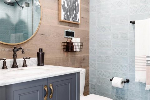 House in Miami, Florida 4 bedrooms, 174.19 sq.m. № 2030960 - photo 18