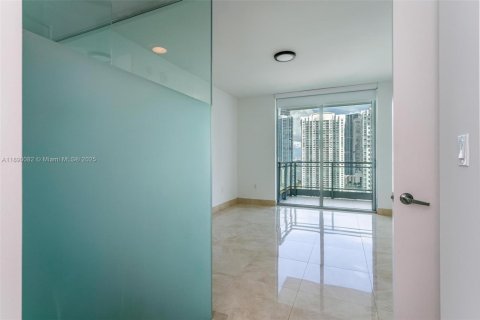 Copropriété à louer à Miami, Floride: 2 chambres, 102.1 m2 № 1939292 - photo 12
