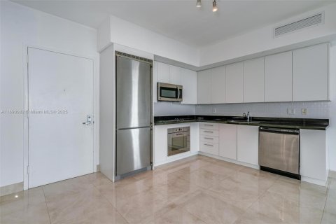Copropriété à louer à Miami, Floride: 2 chambres, 102.1 m2 № 1939292 - photo 6