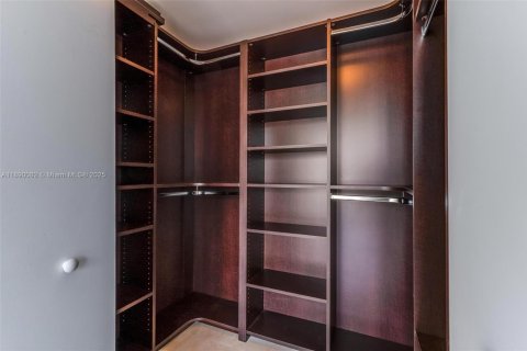 Copropriété à louer à Miami, Floride: 2 chambres, 102.1 m2 № 1939292 - photo 19