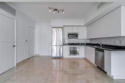 Copropriété à louer à Miami, Floride: 2 chambres, 102.1 m2 № 1939292 - photo 4