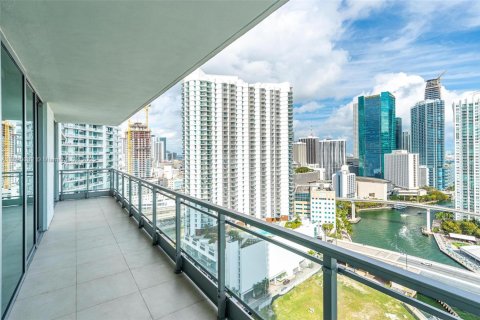 Copropriété à louer à Miami, Floride: 2 chambres, 102.1 m2 № 1939292 - photo 1