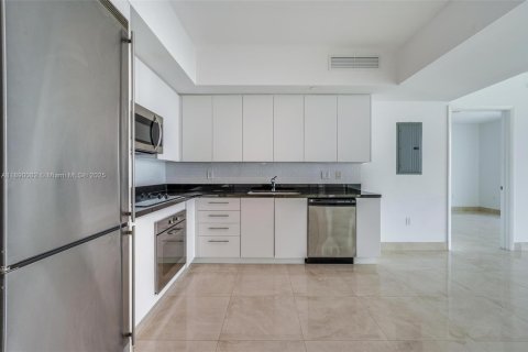 Copropriété à louer à Miami, Floride: 2 chambres, 102.1 m2 № 1939292 - photo 5