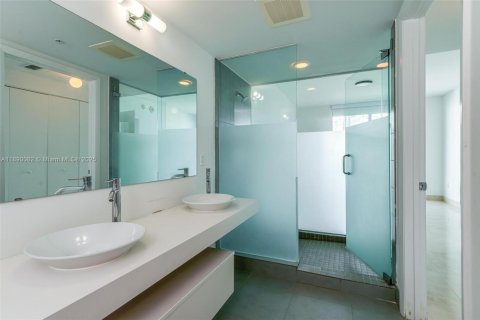 Copropriété à louer à Miami, Floride: 2 chambres, 102.1 m2 № 1939292 - photo 13