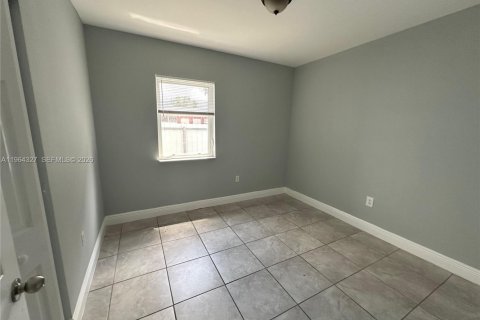 Commercial property in Miami, Florida 122.91 sq.m. № 2025906 - photo 11