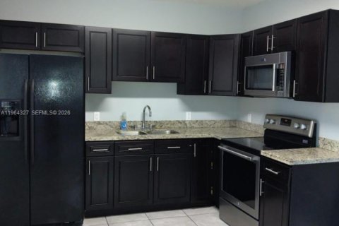 Commercial property in Miami, Florida 122.91 sq.m. № 2025906 - photo 8