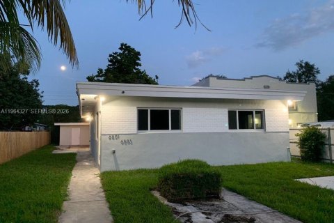 Commercial property in Miami, Florida 122.91 sq.m. № 2025906