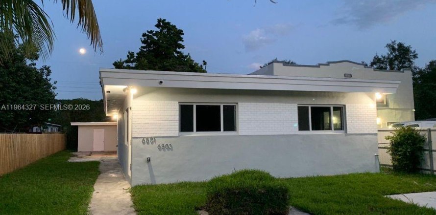 Commercial property in Miami, Florida 122.91 sq.m. № 2025906