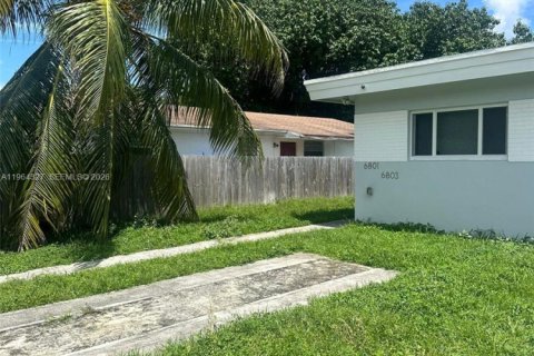 Commercial property in Miami, Florida 122.91 sq.m. № 2025906 - photo 3