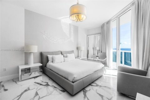 Condo in Sunny Isles Beach, Florida, 2 bedrooms  № 1897516 - photo 19