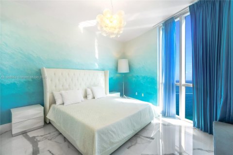 Condo in Sunny Isles Beach, Florida, 2 bedrooms  № 1897516 - photo 23