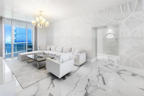 Condo in Sunny Isles Beach, Florida, 2 bedrooms  № 1897516 - photo 2