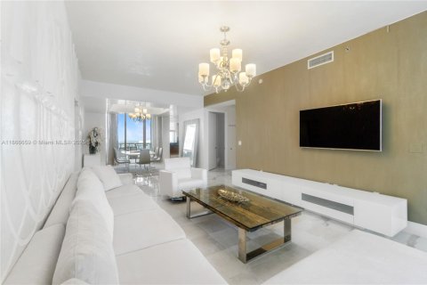Condo in Sunny Isles Beach, Florida, 2 bedrooms  № 1897516 - photo 10