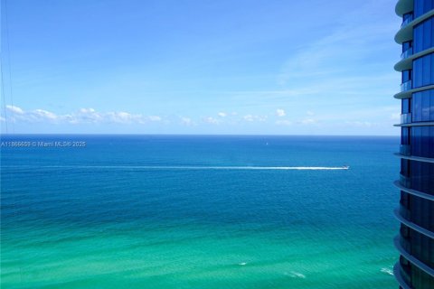 Condo in Sunny Isles Beach, Florida, 2 bedrooms  № 1897516 - photo 16