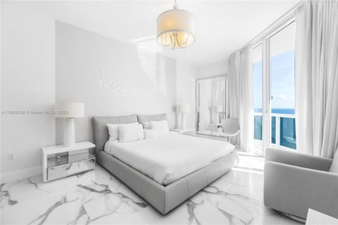 Condo in Sunny Isles Beach, Florida, 2 bedrooms  № 1897516 - photo 24
