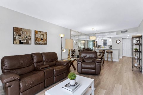 Condo in Davie, Florida, 2 bedrooms № 2246562 - photo 7